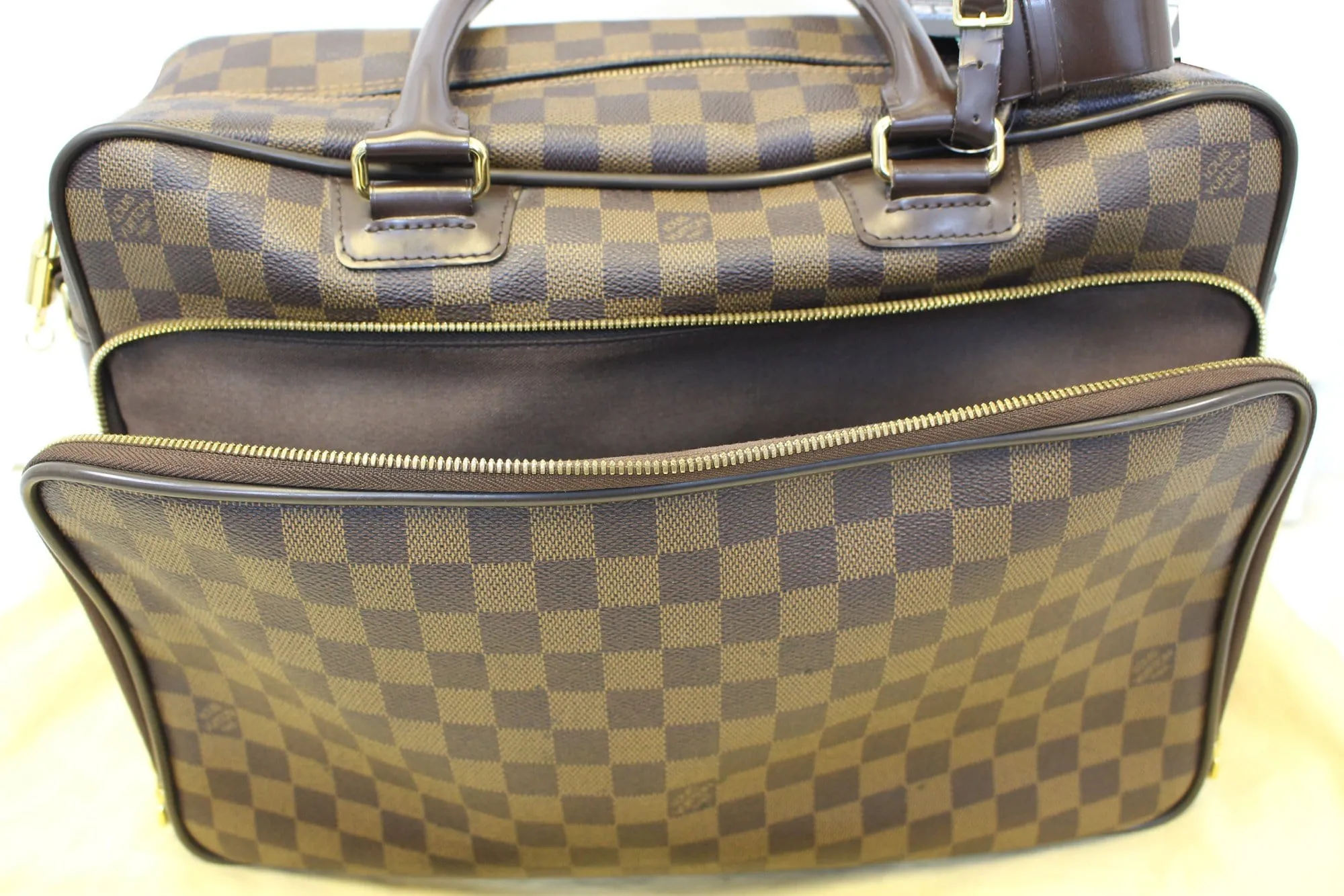 LOUIS VUITTON Damier Ebene Icare Travel Bag
