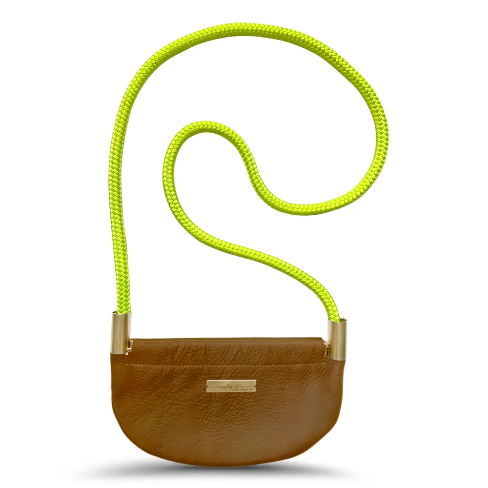 Oyster Shell Bag in Beach Nut Leather
