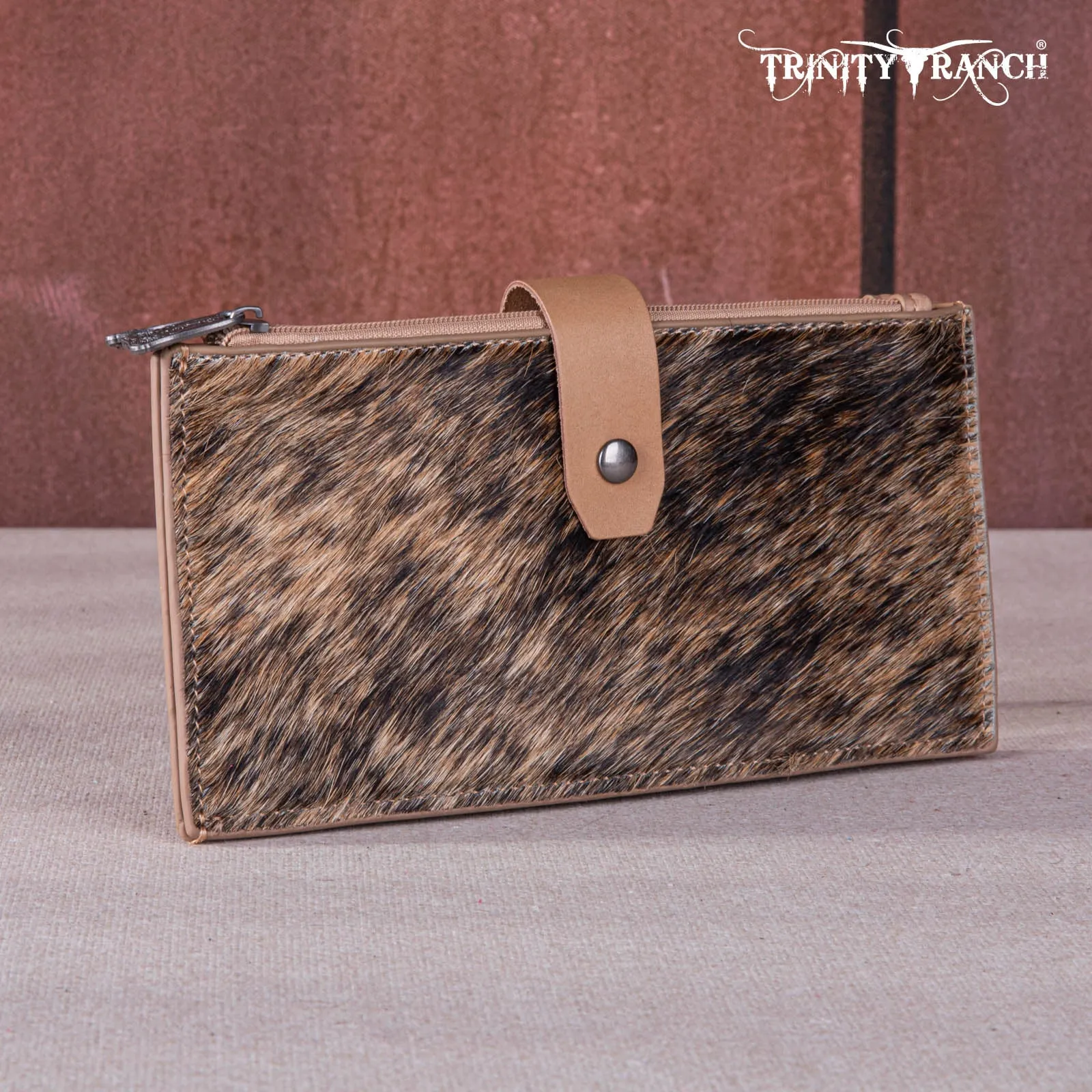 TR164-W046 Trinity Ranch Hair-On Cowhide Bi-Fold Wallet/Card Organizer